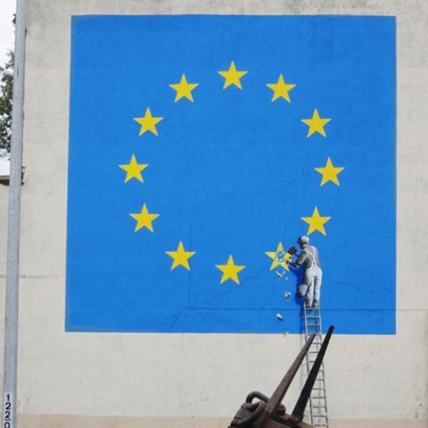 Το έργο του Banksy για το Brexit στο λιμάνι του Ντοβέρ