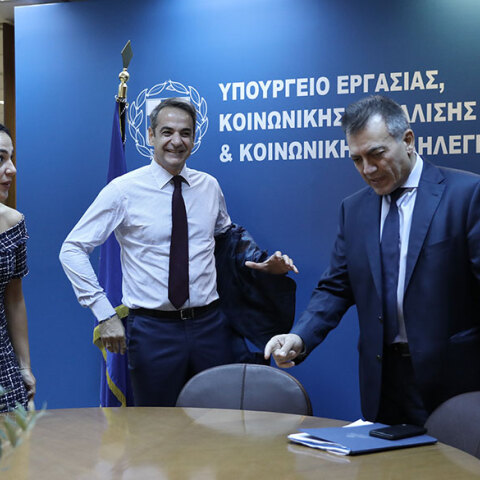 Στο Υπουργείο Εργασίας ο Κυριάκος Μητσοτάκης