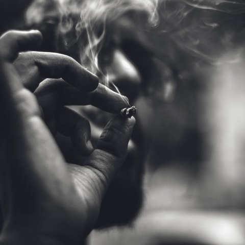 Σχετίζεται το κάπνισμα με τα πρωκτικά συρίγγια και αποστήματα;