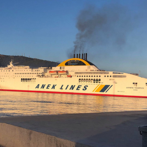 igoumenitsa-ploio-fotia