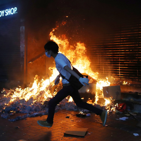 Νύχτα επεισοδίων στο Χονγκ Κονγκ