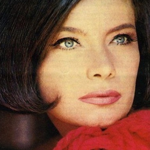 Τζένη Καρέζη