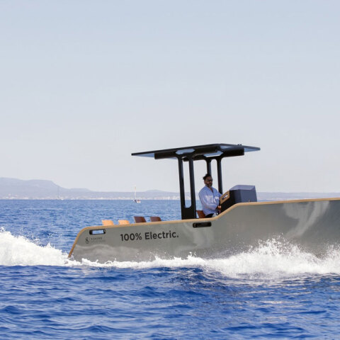 kentriki-electric-boat-1.jpg