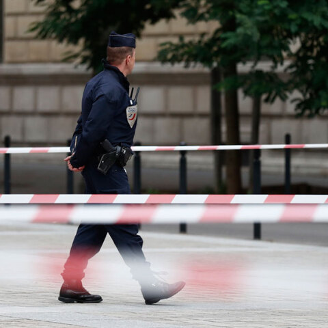 Επίθεση στο Παρίσι: Νεκροί τέσσερις αστυνομικοί