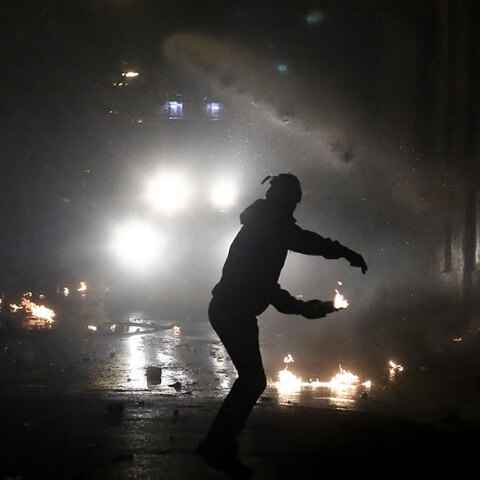 Μολότοφ στα Εξάρχεια