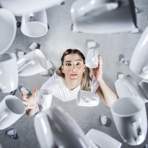 «Γουόντερλαντ», Ηρώ Κισσανδράκη, Θάλεια Γρίβα, θέατρο 104