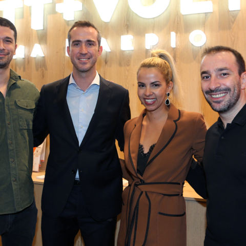 Λαμπερό πάρτι εγκαινίων από τη WATT+VOLT στο Περιστέρι