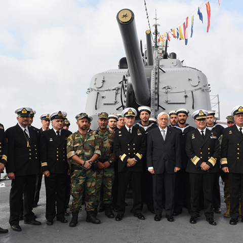 Ο Προκόπης Παυλόπουλος στο αντιτορπιλικό «Βέλος»