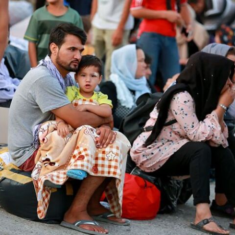 Επιχείρηση μεταφοράς προσφύγων από τη Μόρια © INTIME NEWS