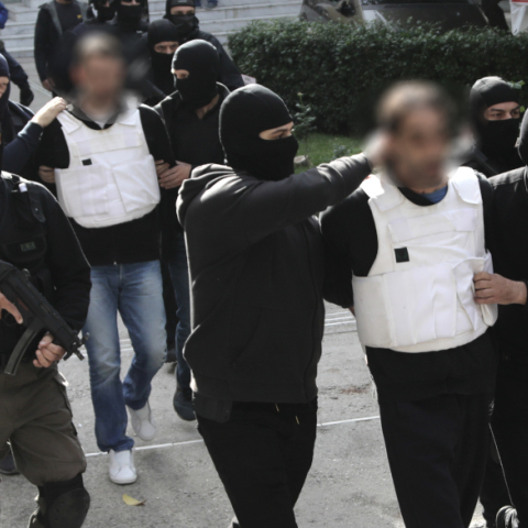 epanastatiki-aftoamyna1