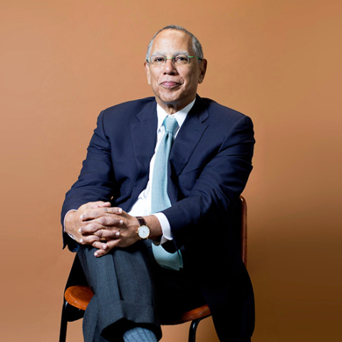 Ντιν Μπάκερ των New York Times 