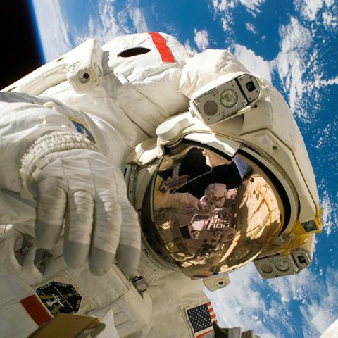 astronaut-11080_1920.jpg