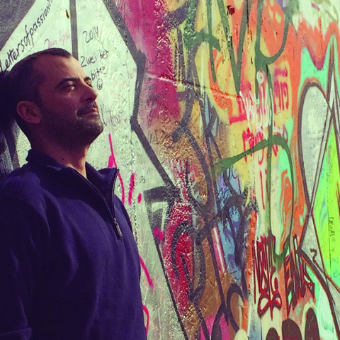 Χάρης Νικολακάκης, εκδόσεις Bell