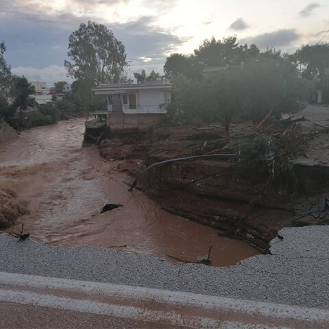 Κινέτα: Εικόνες καταστροφής από την κακοκαιρία