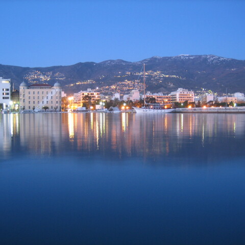 volos-bynight.jpg