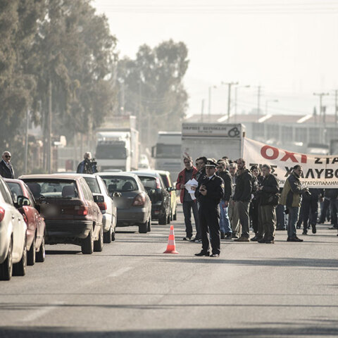 Μποτιλιάρισμα στην Αθηνών-Κορίνθου στο ύψος της Χαλυβουργικής