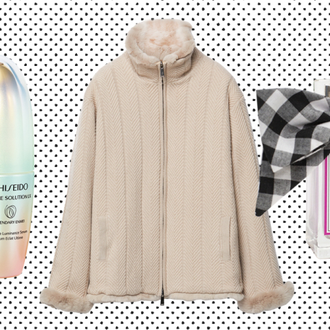 Χριστουγεννιάτικο ρεπορτάζ αγοράς στις βιτρίνες της Αθήνας. Πάρτε ιδέες για δώρα για τους αγαπημένους σας.