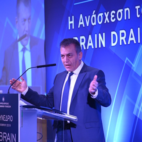 Γιάννης Βρούτσης 