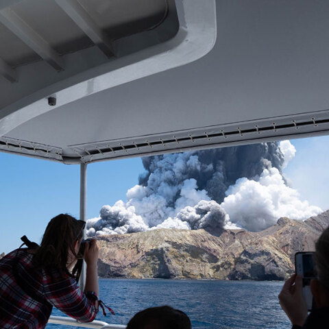 new-zealand-volcanonew.jpg