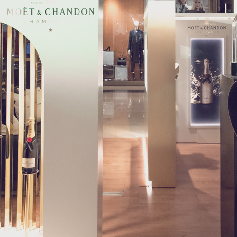 Επισκεφτείτε το εορταστικό POP-UP STORE και βρείτε την εμβληματική Moët Impérial, που φέτος γιορτάζει τα 150 χρόνια δημιουργίας της