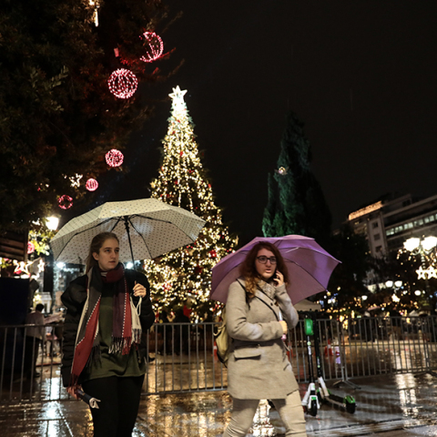 Βροχή στο κέντρο της Αθήνας 