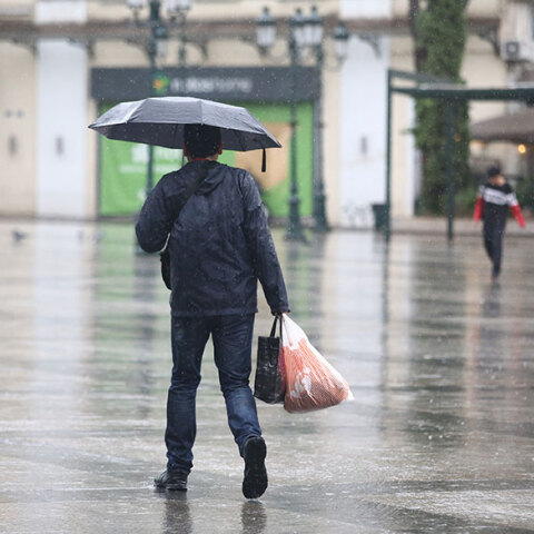 Βροχή στο κέντρο της Αθήνας