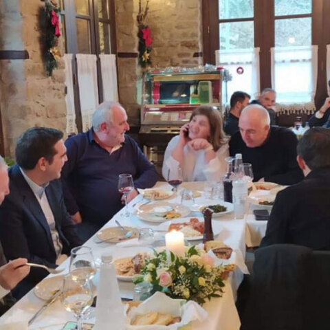 Ο Τσίπρας στα Τρίκαλα για ντολμαδάκια