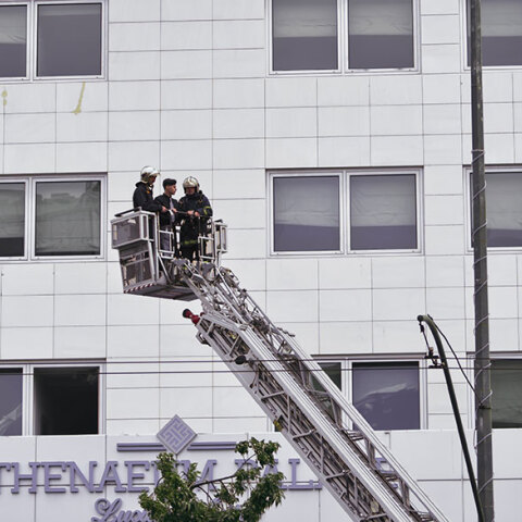 Στις φλόγες το ξενοδοχείο Athenaeum Palace