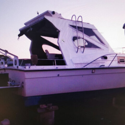 Κύκλωμα διακίνησης μεταναστών περνούσε με ταχύπλοο ανθρώπους στην Ιταλία, χρεώνοντας 6.000 ευρώ το «κεφάλι»