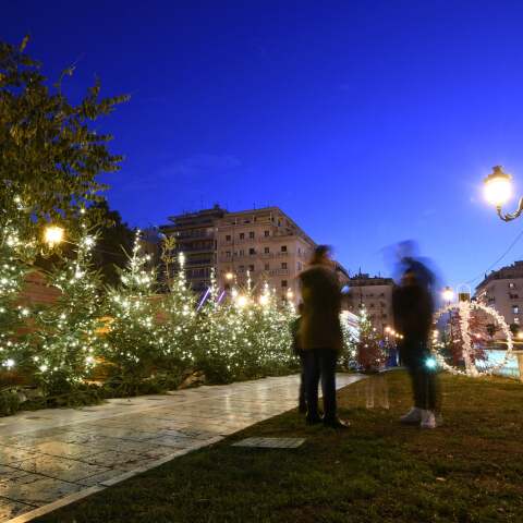 Gia tin Agapi Xristougenna Stin Poli.jpg