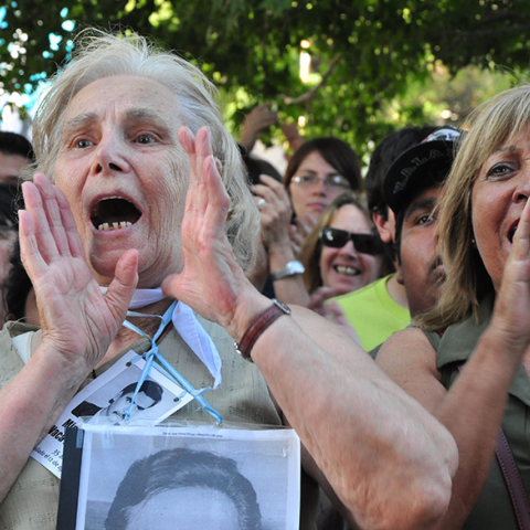 Δικαίωση ζητούν οι συγγενείς των θυμάτων του χουντικού