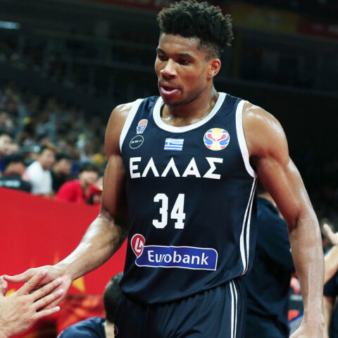 ΓΙΑΝΝΗΣ ΑΝΤΕΤΟΚΟΥΝΜΠΟ