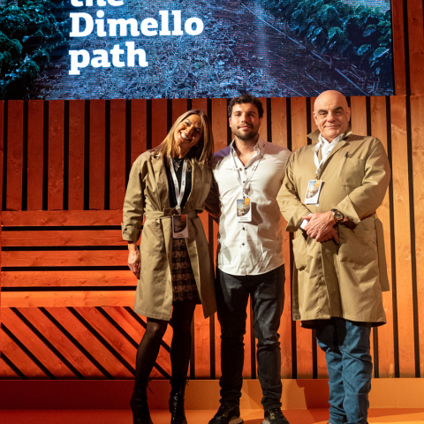 Ο Dimello άνοιξε τις πόρτες του εργοστασίου του σε μια εκδήλωση η οποία ολοκληρώθηκε με γεύμα το οποίο είχε σχεδιάσει ο chef Δημήτρης Σκαρμούτσος.