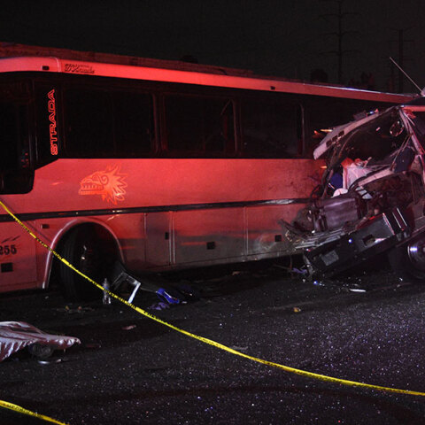 Τραγωδία στο Μεξικό: Τουλάχιστον 14 νεκροί σε σύγκρουση minibus με φορτηγό