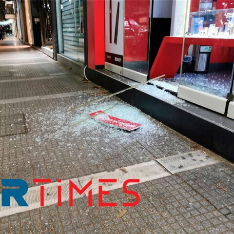 Άγνωστοι έσπασαν εμπορικά καταστήματα στη Θεσσαλονίκη