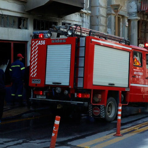 Στις φλόγες συνεργείο μοτοποδηλάτων στην Κρήτη