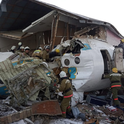 kazakhstan-planecrush1