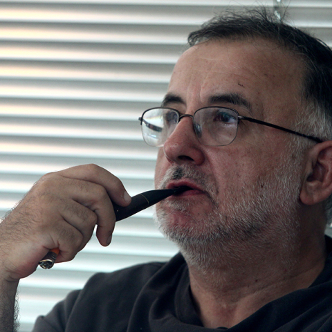 Θάνος Μικρούτσικος