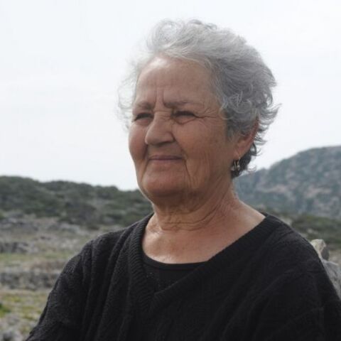 Η κυρία Ειρήνη, η μοναδική κάτοικος του νησιού Κίναρος