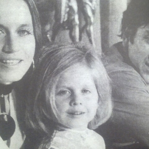 Έρρικα Μπρόγιερ, Κώστας Βουτσάς και η κόρη τους, Σάντρα