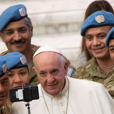 pope-francis-selfie.jpg