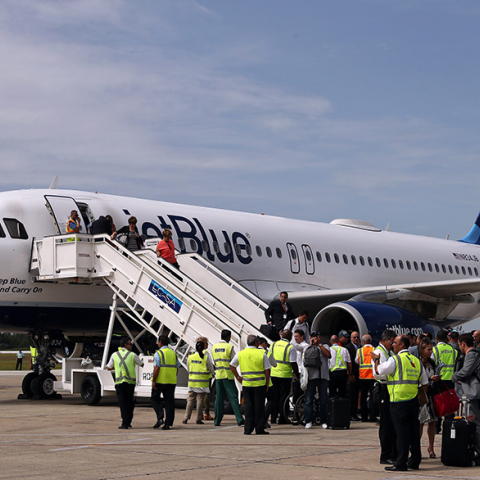 Πρώτη εμπορική πτήση από ΗΠΑ στην Κούβα 