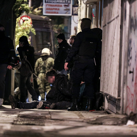 Δεκατρείς συλλήψεις στο Κουκάκι 