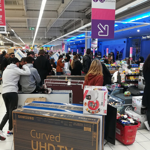 Πανζουρλισμός στο κατάστημα του Μονπελιέ