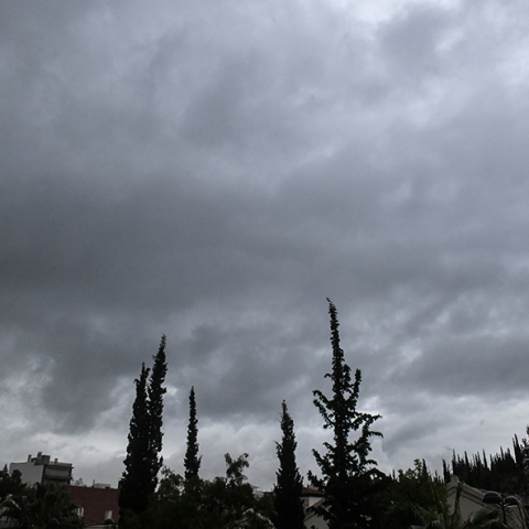 Συννεφιά στην Αθήνα 