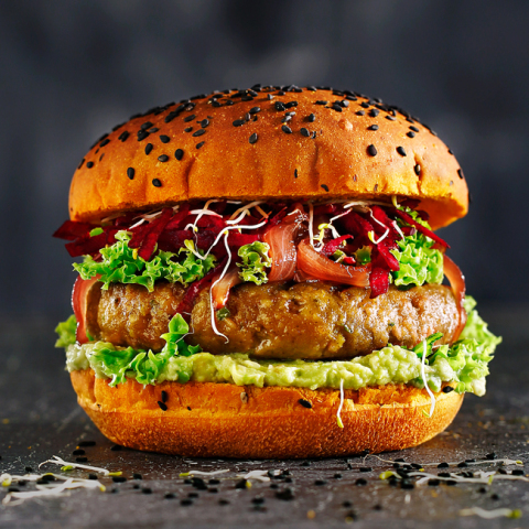 Η Megas Yeeros με την νέα σειρά προϊόντων Mega Meatless η Νο. 1 Παραγωγός Γύρου στον Κόσμο μας μυεί στο κόσμο του “εναλλακτικού” κρέατος.