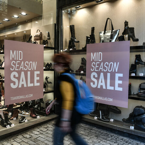 mid-season-sales