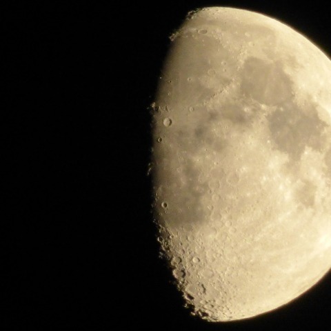 moon-1590474_960_720