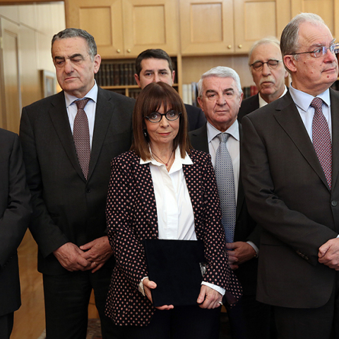 Το προεδρείο της Βουλής και η Αικ. Σακελλαροπούλου