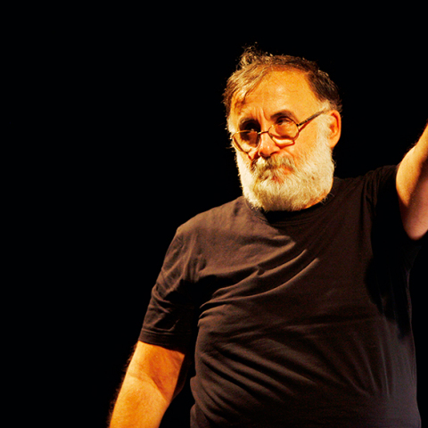 Θάνος Μικρούτσικος